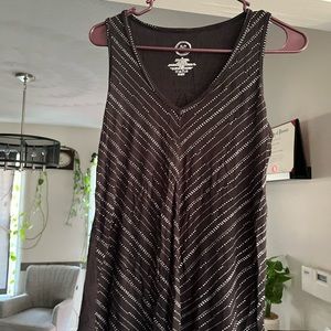 Maurice’s tank, size M. Loose fit and smoke free home
